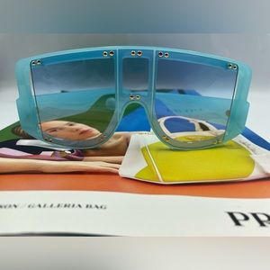 😎  Tiffany Blue Sunglasses